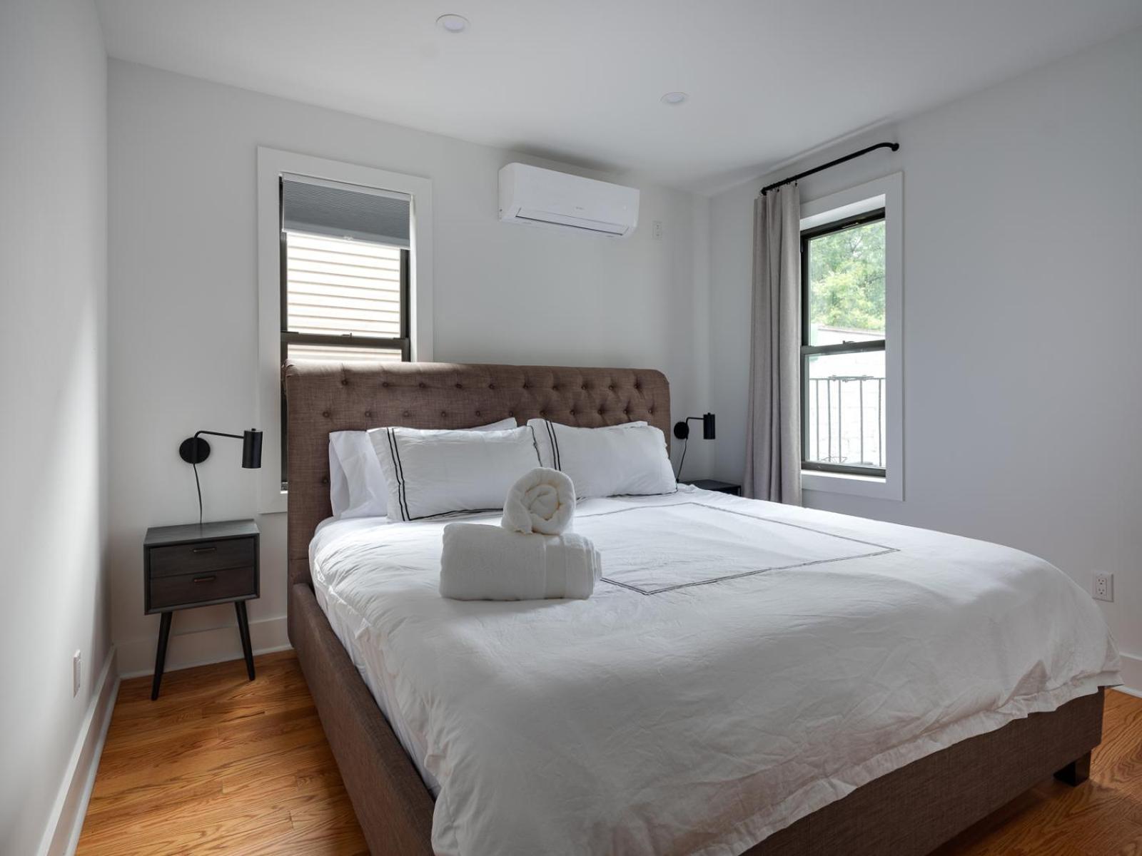 Three Bedroom Brooklynite Suite! New York Bagian luar foto