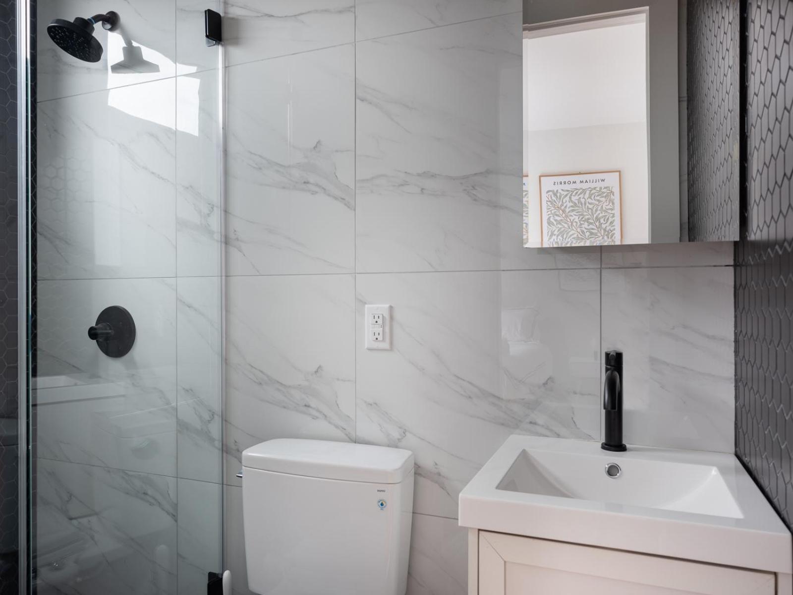 Three Bedroom Brooklynite Suite! New York Bagian luar foto