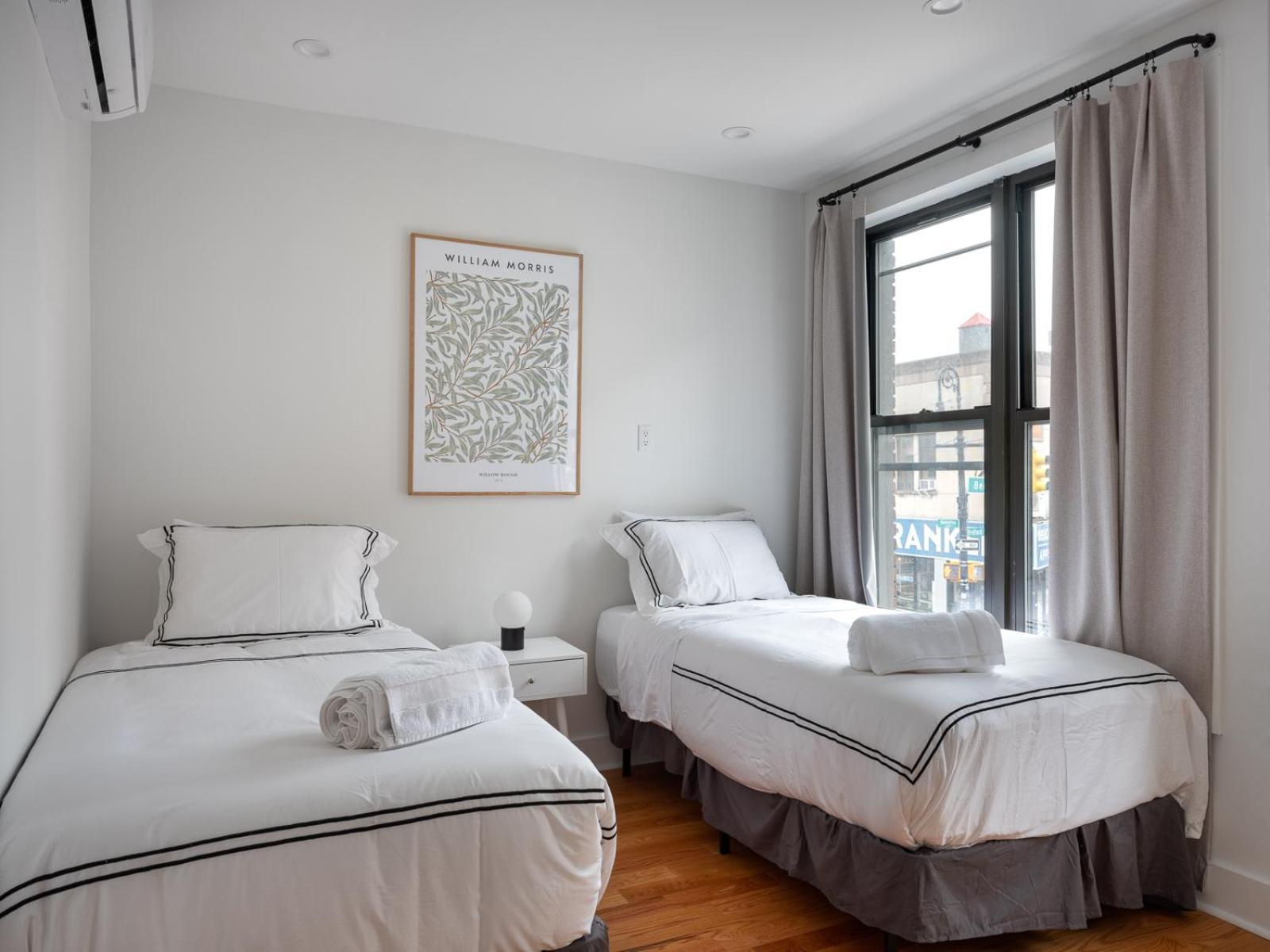 Three Bedroom Brooklynite Suite! New York Bagian luar foto